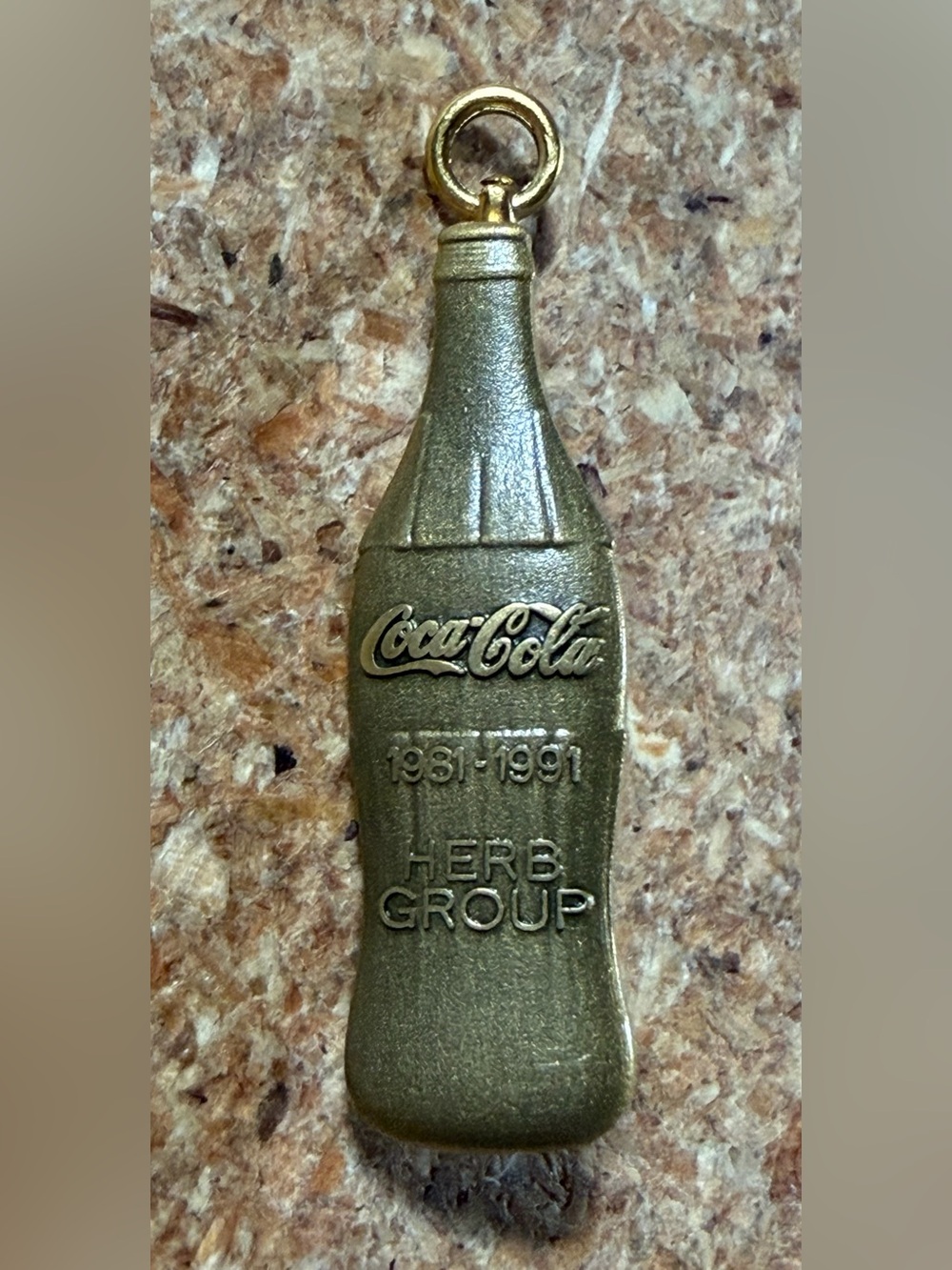 Vintage Coca-Cola Limited Edition Gold Tone Coke Bottle Lapel Pin Charm